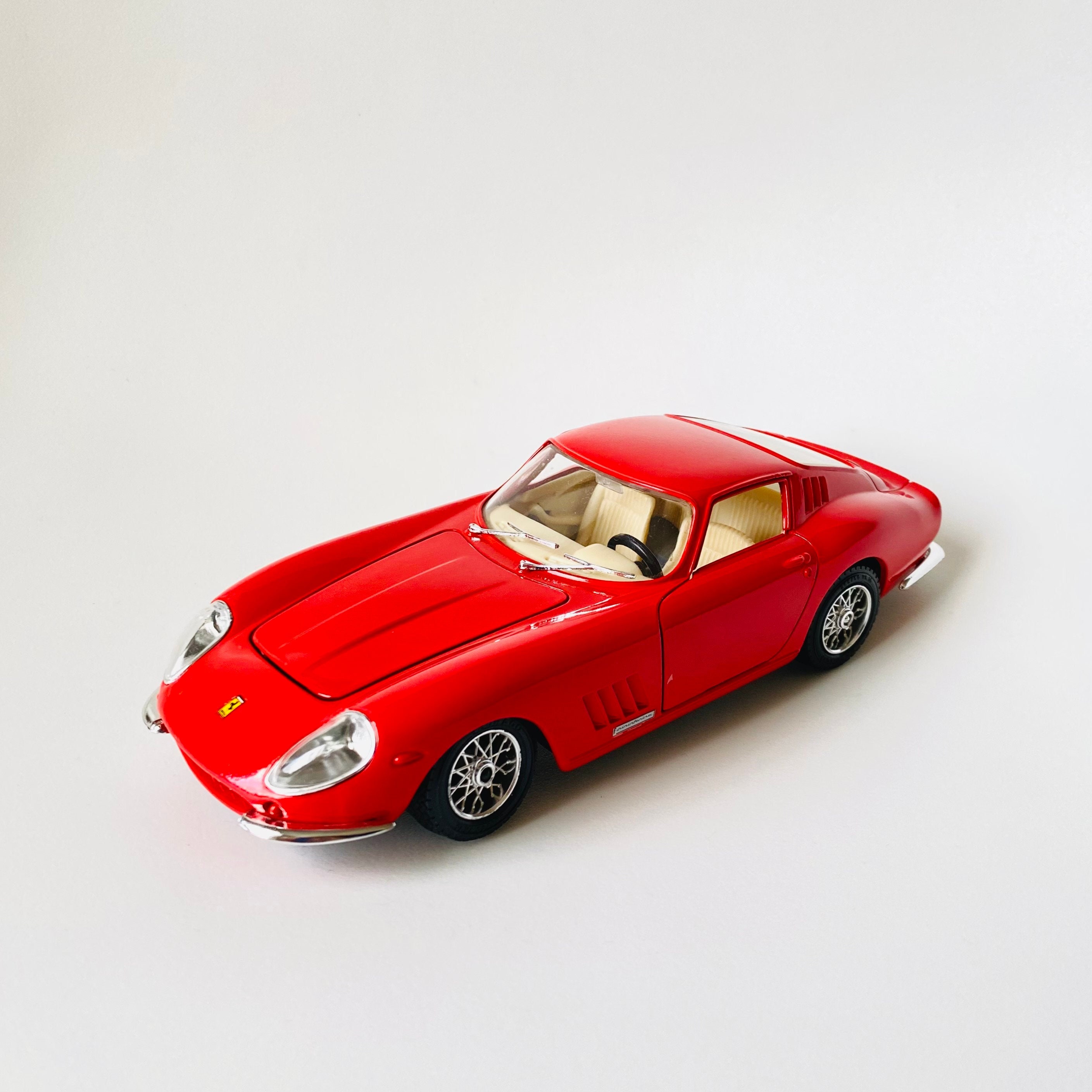 Bburago Ferrari 275 GTB 4 1:24 Scale Model Car VIP, 1966 Vintage
