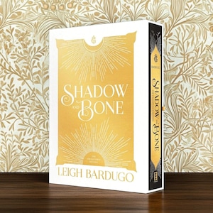 Shadow and Bone, Collector&#39;s Edition, Leigh Bardugo, Deluxe Hardback Book Slipcase, Gift Edition, Mythology Fantasy Novel Story, White Gold