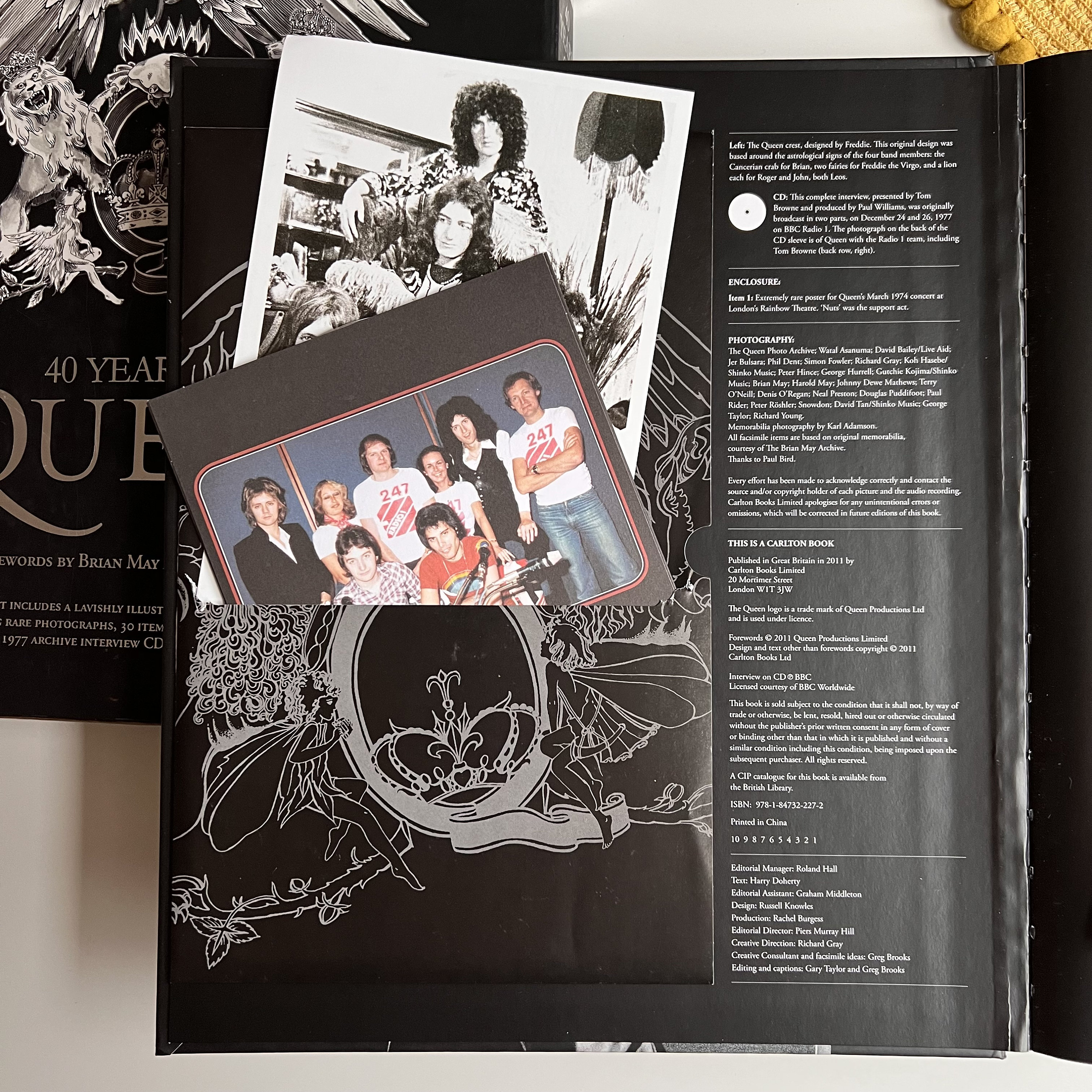 クイーン40周年記念本、クイーンバンド記念品伝記本、フレディ