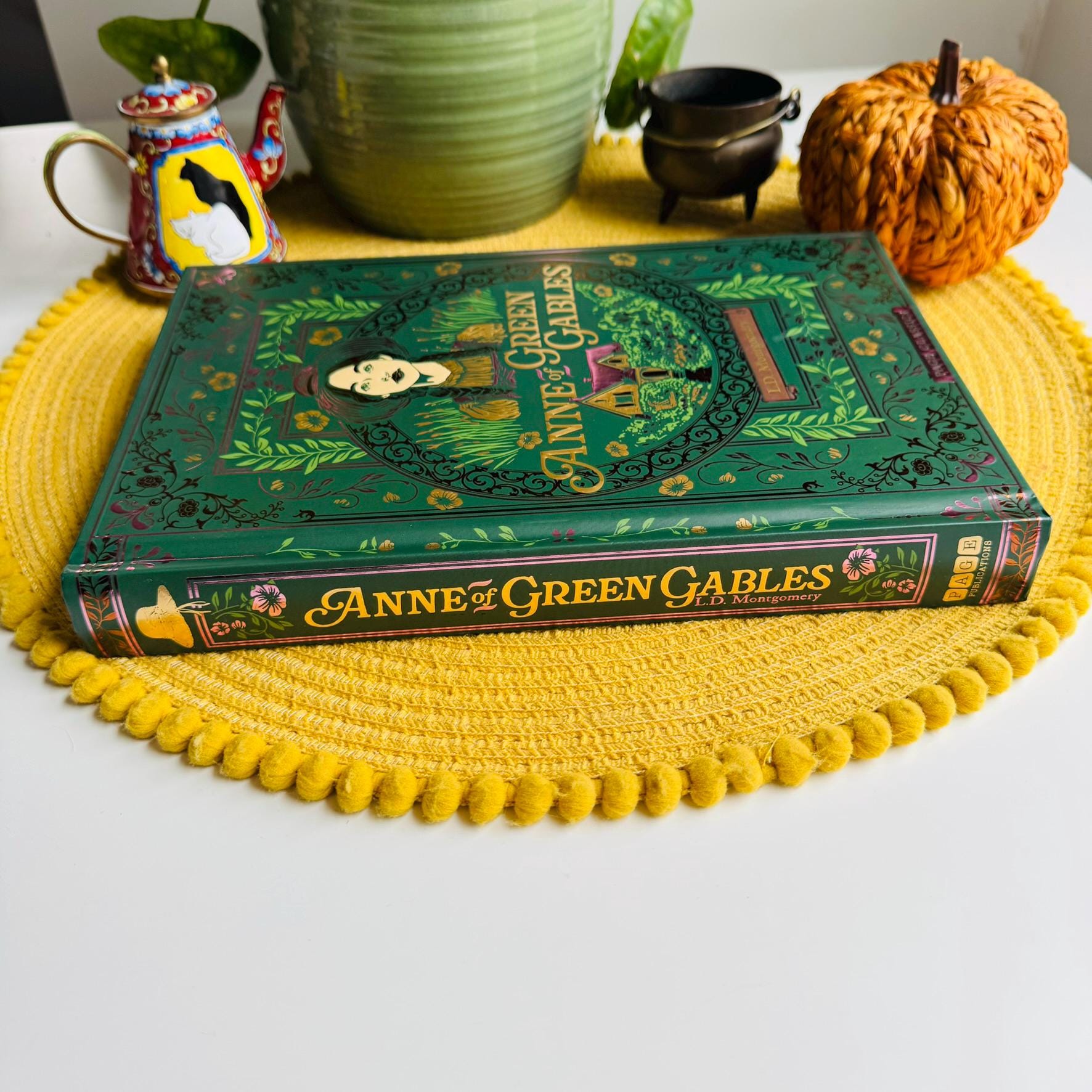 Anne of Green Gables Book, Lucy Maud Montgomery, Deluxe Floral