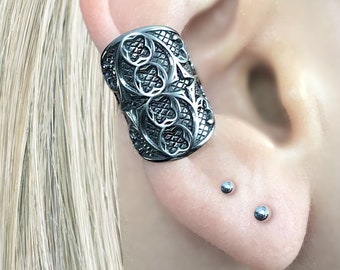 Gothic ear cuff, Cuff earring ,Gothic fake cartilage ,ear cuff, no piercing earring, Gothic earring,Gothic chug, wide ear cuff