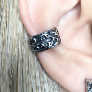 Gothic ear cuff, Cuff earring ,Gothic fake cartilage ,ear cuff, no piercing earring, Gothic earring,Gothic chug, wide ear cuff