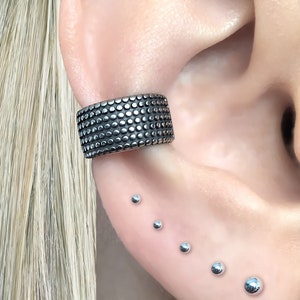 Dotted ear cuff, Cuff earring, ear cuff, no piercing earring, single earring, fake cartilage, fake piercing Gothic earring, cuff
