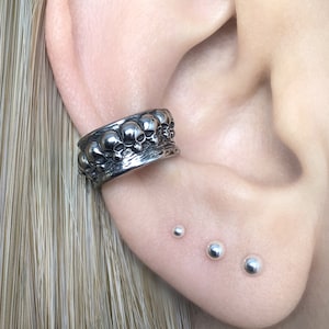 Cuff earring, ear cuff, no piercing earring, skull earring, skull ear cuff, Gothic earring, Gothic jewelry, skull jewelry