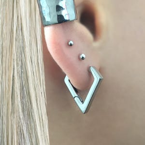 Dreieck Hoop Ohrringe Hochglanzpolitur, Geometrische Creolen, Herren Ohrringe, Huggie Creolen, Dreieck Ohrringe, Edelstahl Creolen