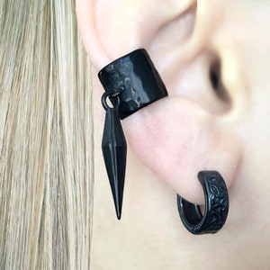 Ear cuff with spike charm, ear cuff, cuff earring, no piercing earring, fake cartilage, black ear cuff, silver ear cuff