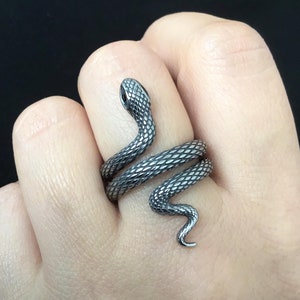 Snake ring, Black snake ring, Gothic ring, Oxidized ring, snake jewelry, unisex ring, mens ring, statement ring, serpent ring