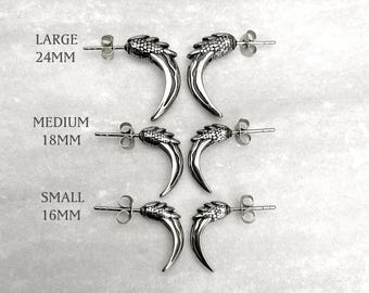 Boucles d'oreilles griffes de dragon en argent oxydé : clous d'oreilles gothiques en acier inoxydable