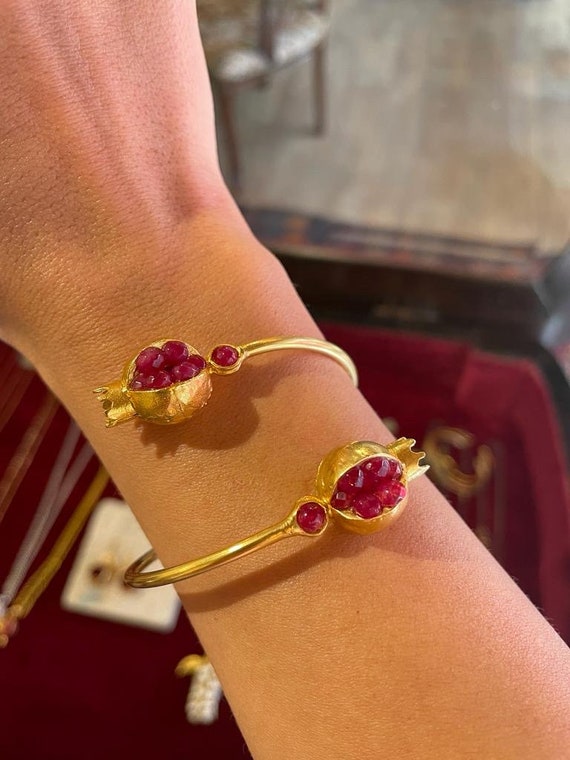 Pomegranete braclet ,Pomegranete Jewelry .braclet ,Pomegranete,Handmade braclet ,adjustable braclet .gold plated braclet ,garnet braclet