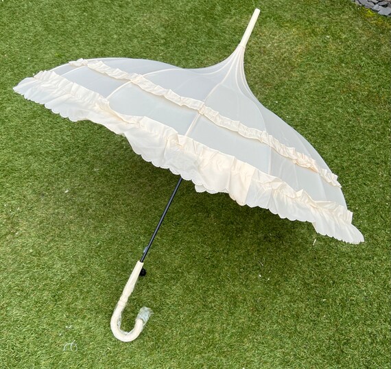 Pagoda wedding umbrella deals