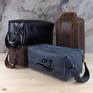 Personalized Leather Doppkit and makeup bag, Christmas gifts, Toiletry bag for men and women, Best Man Gift, Wedding Gift, Shaving Kit Bag