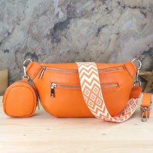 Leder Bauchtasche mit extra Riemen und extra Geldbörse, Gemusterte Kreuztasche mit Riemen und Gürtel, Leder Gürteltasche, Weihnachtsgeschenk