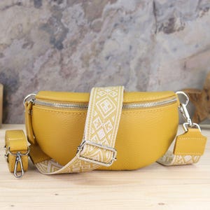Frauen Umhängetasche mit Silber Reißverschluss, Crossbody und Gürteltasche mit gemusterten Riemen, Bauchtasche mit Riemen, Valentinstag