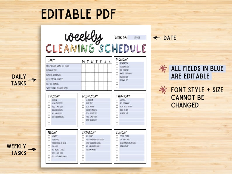 Puede incluir: Plan de limpieza semanal imprimible PDF editable con tareas diarias y semanales. El horario est&aacute; dividido en secciones para cada d&iacute;a de la semana, con casillas de verificaci&oacute;n para tareas como barrer la cocina, limpiar el ba&ntilde;o y lavar la ropa. El texto "Todos los campos en azul son editables" y "El estilo y el tama&ntilde;o de la fuente no se pueden cambiar" est&aacute; incluido.
