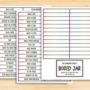 Pode incluir: Um jogo imprim&iacute;vel "Bored Jar" com uma borda arco-&iacute;ris. O frasco &eacute; para uma fam&iacute;lia usar quando est&aacute; entediada. O frasco cont&eacute;m uma lista de atividades para fazer quando est&aacute; entediado, como construir um forte, fazer um &aacute;lbum de recortes, ler um livro e jogar "Eu vejo, eu vejo".