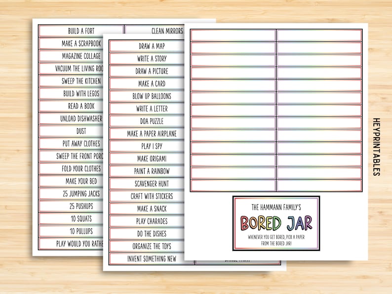 Pode incluir: Um jogo imprim&iacute;vel "Bored Jar" com uma borda arco-&iacute;ris. O frasco &eacute; para uma fam&iacute;lia usar quando est&aacute; entediada. O frasco cont&eacute;m uma lista de atividades para fazer quando est&aacute; entediado, como construir um forte, fazer um &aacute;lbum de recortes, ler um livro e jogar "Eu vejo, eu vejo".