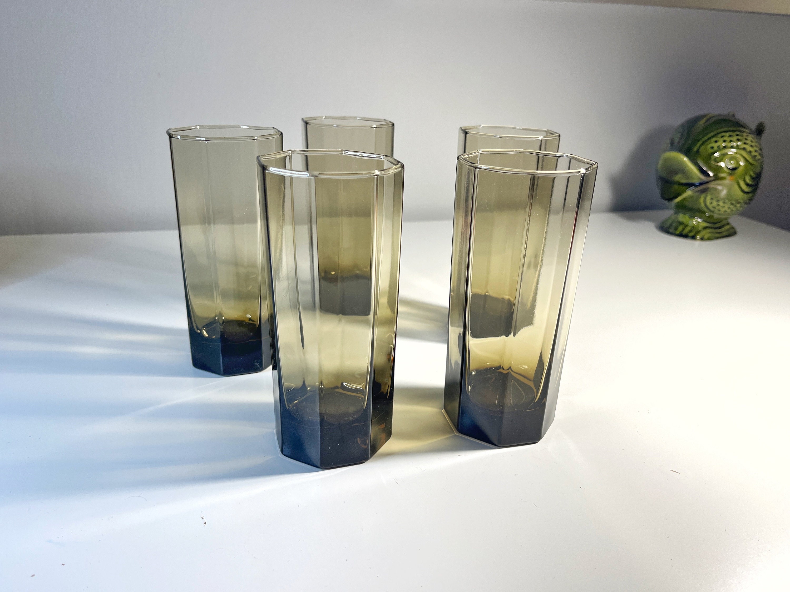 6 verres à eau Arcoroc Tivoli en verre fumé, France années 1980 6 verres à eau Arcoroc Tivoli en verre fumé, France années 1980