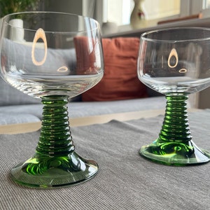 Charming Roemer Wine Glasses green stem - set of 2 pieces