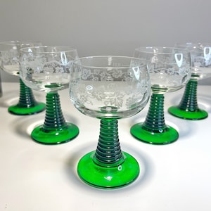 Beautiful Set of 5 Roemer Big Wine Glasses / Green stem / Arcoroc France
