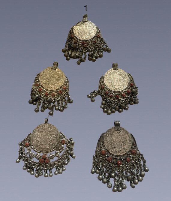 Pendentif Ancien En Argent Et Corail - Occasion Vintage - Bijou Ethnique