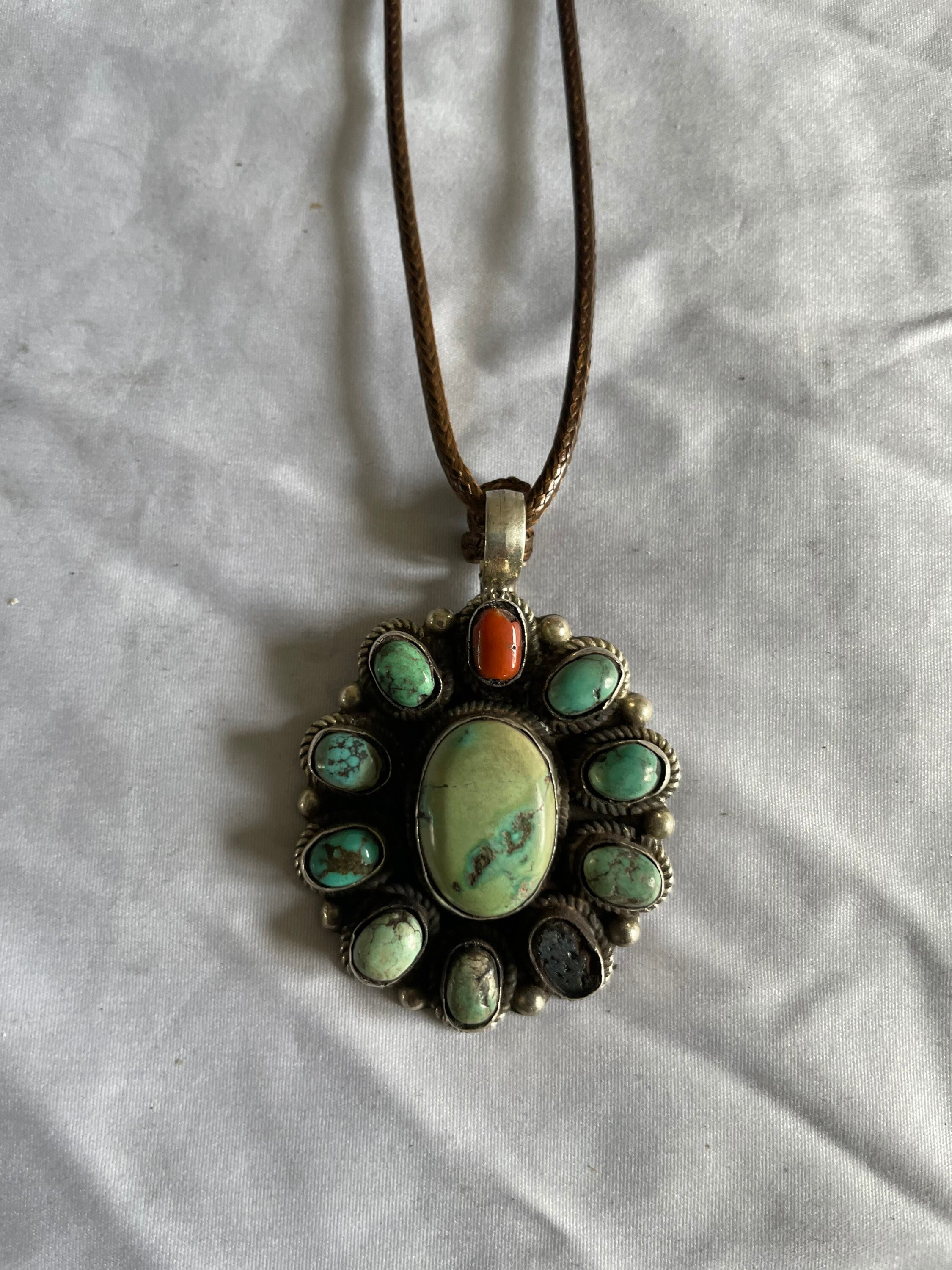 Pendentif Ancien En Argent Massif Avec Turquoise Et Corail - Bijou Vintage Ethnique