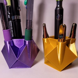 Euclid Star Pen Stand