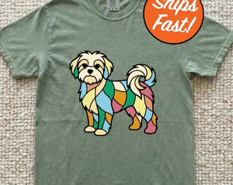 T-shirt maltais, t-shirt silhouette en vitrail, design simple et épuré, cadeau minimaliste pour amoureux des chiens maltais, haut graphique aux couleurs confortables