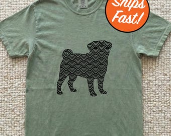 T-shirt carlin, t-shirt silhouette Seigaiha, design graphique carlin mignon, cadeau pour amoureux des chiens, haut pour maman de chien couleurs confort