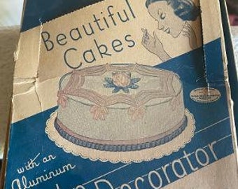 Vintage 1940’s Beautiful Cakes Cake Decorator set in box