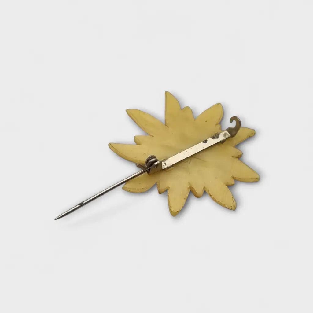 Broche Vintage En Os Sculpté Motif Edelweiss - Occasion, Bijou Ancien