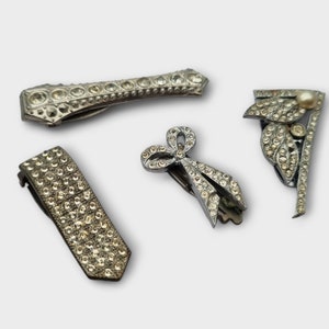 Set of 4 Art Deco costume jewelry brooches with white rhinestones, shiny white, gifts for women collectors from the 1930s.