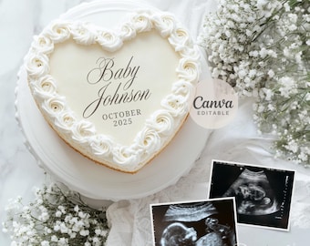 Könnte beinhalten: Ein weißer herzförmiger Kuchen mit weißem Frosting und einem weißen Rosenmuster. Der Kuchen ist mit dem Text "Baby Johnson October 2025" verziert. Zwei Schwarzweiß-Ultraschallbilder liegen auf einer weißen Oberfläche neben dem Kuchen.