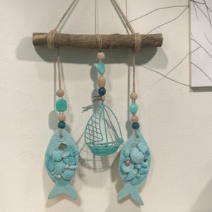 Handgemachter Türkiser Wandschmuck aus Muranoglas - Treibholz Strand Deko mit Muschel Fisch aus Draht - Segelboot - Küsten Mobile fürs Kinderzimmer