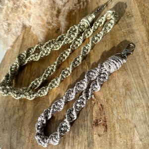 Telefoonkoord / macraméfeestjes / telefoonhandvat / telefoonaccessoires / universeel koord / goud- en zilverfeestjes / origineel cadeau
