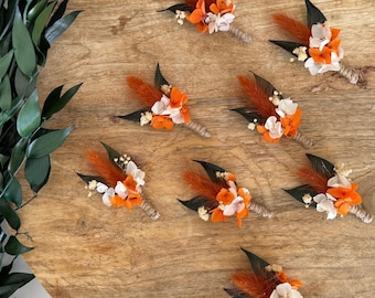 Boutonnière da sposa boho in fiori secchi e macramè – Accessorio per sposo, testimone, invitato – Bianco e oro – Matrimonio fatto a mano