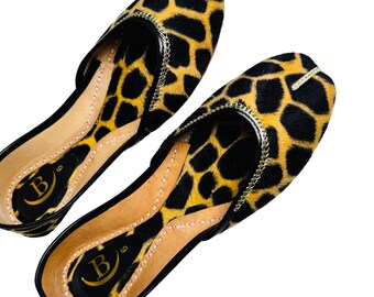 Handmade Giraffe Print Khussa Mojri Jutti, Leather Sole
