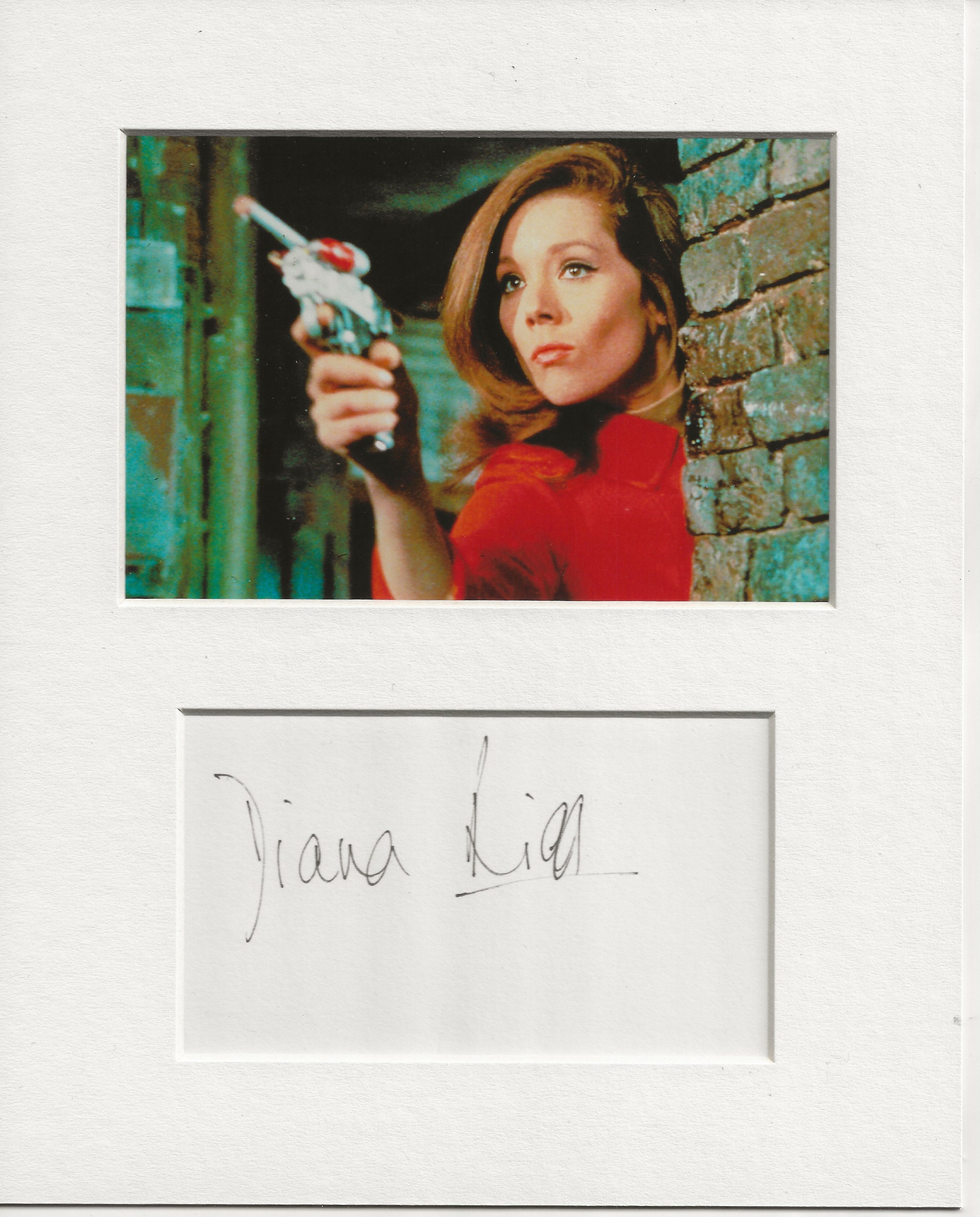 Diana Rigg the avengers signed genuine authentic autograph UACC RD COA