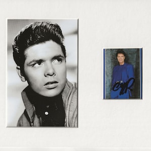 Cliff Richard music signed genuine authentic autograph signature UACC RD COA