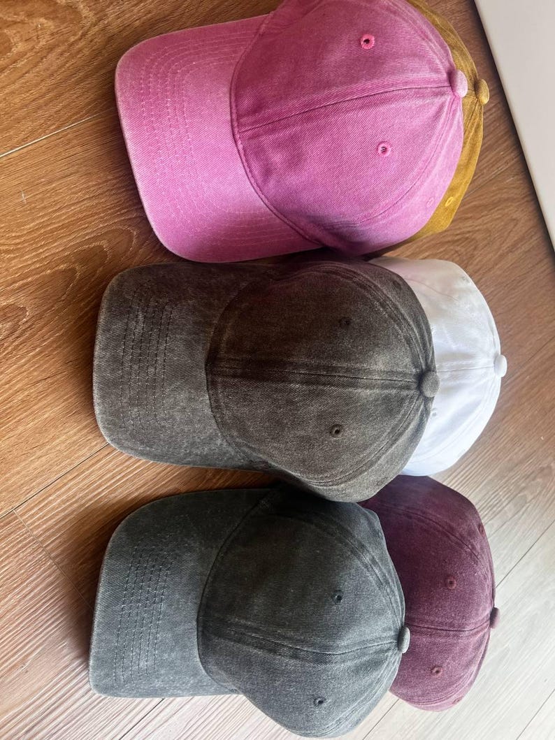Bestickte Kolibri Dad Mütze, drei Vögel Mütze, Naturliebhaber Geschenk, Garten-Enthusiast Baseball-Mütze, Tierfotografie Mütze Bild 4