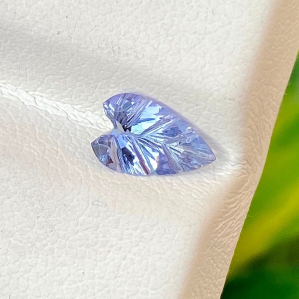 Natural Tanzanite , Long Heart Shape , Custom Cut Tanzanite , 7.75 × 4.95 MM Dimension , Beautiful Tanzanite , It Have Inclusion Line