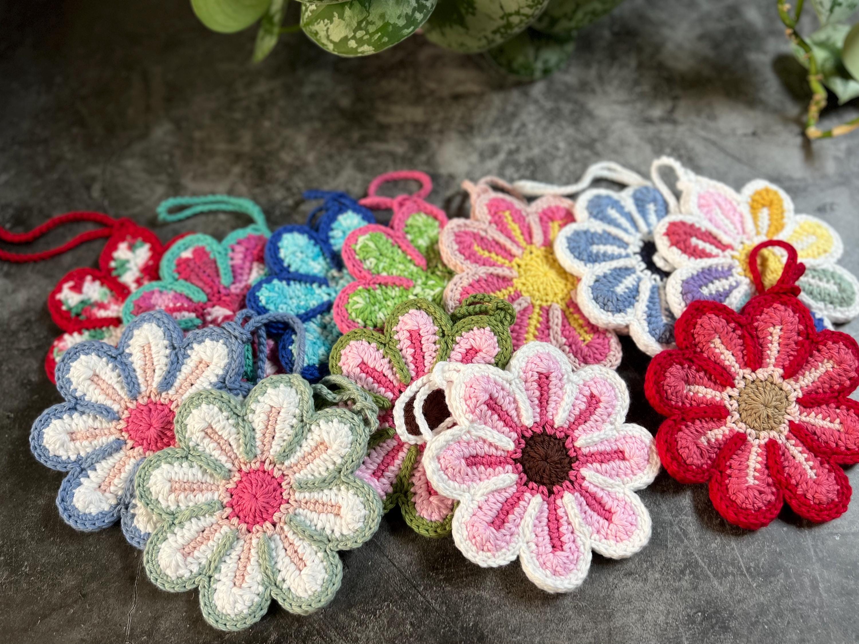 Crochet Daisy Flower Pouch: Handmade 100% Cotton Cozy Charm