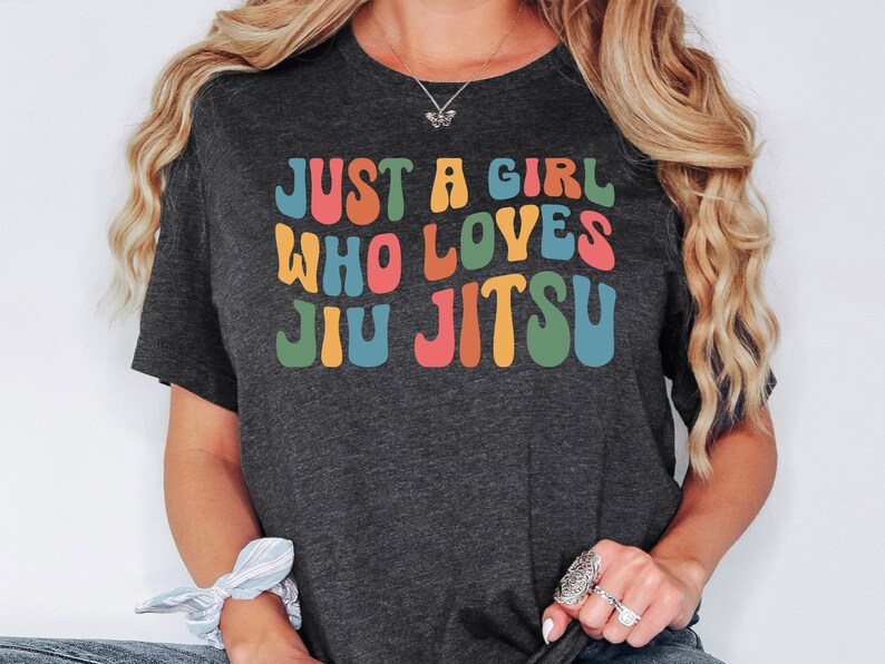 Just A Girl Who Loves Jiu Jitsu Shirt, Jiu Jitsu Mom Sweatshirt, Funny Jiu Jitsu Mom Hoodie, Game Day Jiu Jitsu Shirt, Sport Shirt Bild 1