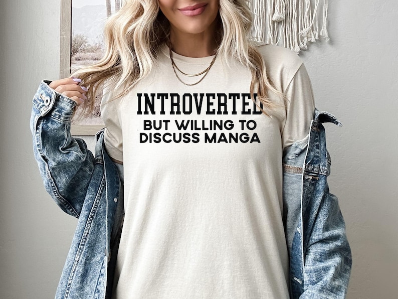 Introverted But Willing To Discuss Manga Shirt, Manga Sweatshirt, Manga Hoodie, Manga Lover Gift, Otaku Crewneck, Japanese Comic Fan Tee imagem 2