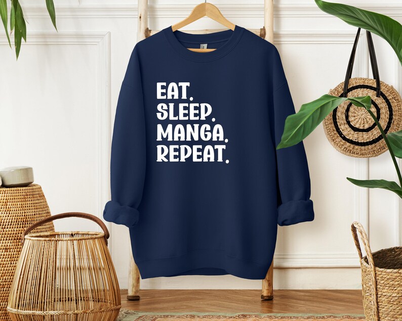 Camiseta de manga Eat Sleep Repeat, sudadera de manga, sudadera con capucha de manga, regalo para amantes del manga, cuello redondo otaku, camiseta para fanáticos de los cómics japoneses imagen 4