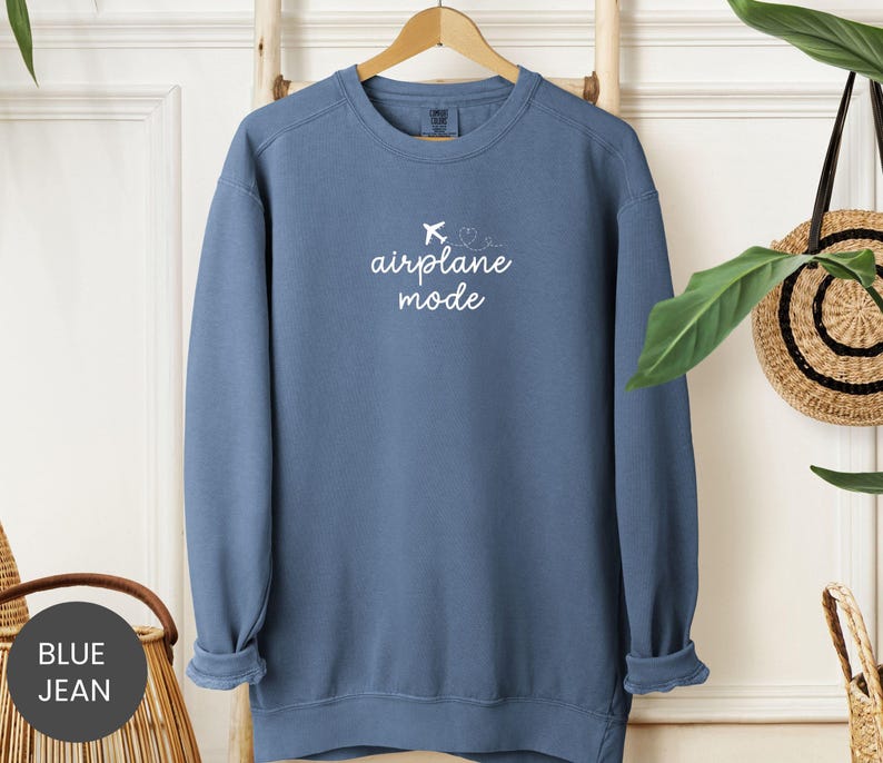 Comfort Colors® Airplane Mode Shirt, Do Not Disturb Sweatshirt, Offline Mood Tee, Unavailable Crewneck, Silent Mode T-Shirt, Introvert Style Bild 5