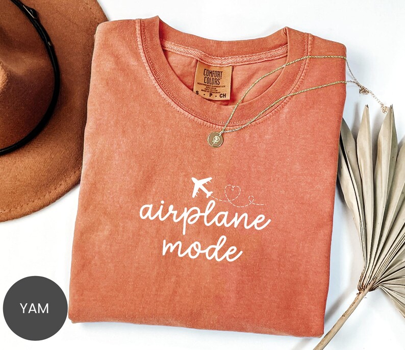 Comfort Colors® Airplane Mode Shirt, Do Not Disturb Sweatshirt, Offline Mood Tee, Unavailable Crewneck, Silent Mode T-Shirt, Introvert Style Bild 3