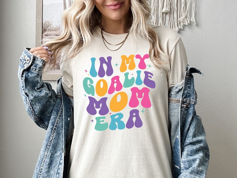 In My Goalie Mom Era Shirt, Goalie Mom Sweatshirt, Funny Goalie Mom Hoodie, Game Day Crewneck, Hockey Soccer Goalie, Goalie Mother TShirt afbeelding 1