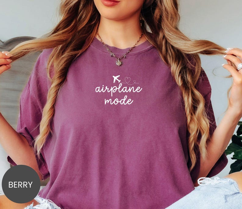 Comfort Colors® Airplane Mode Shirt, Do Not Disturb Sweatshirt, Offline Mood Tee, Unavailable Crewneck, Silent Mode T-Shirt, Introvert Style Bild 4
