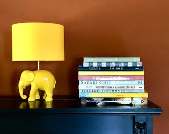 Table lamp with elephant