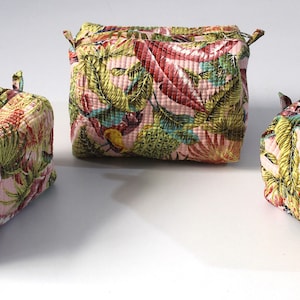 Set of 3 Piece Quilted Toiletry Bag, Makeup Bag, Cosmetic Bag, Quilted Wash Bag, Shaving Kit Bag, Floral Toiletry Organizer Zipper Closure